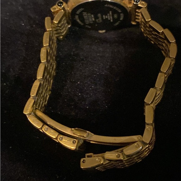 Women’s Swiss watch - Picture 2 of 2